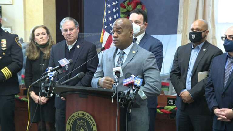 NJ mayors, lawmakers call for tightening of bail rules