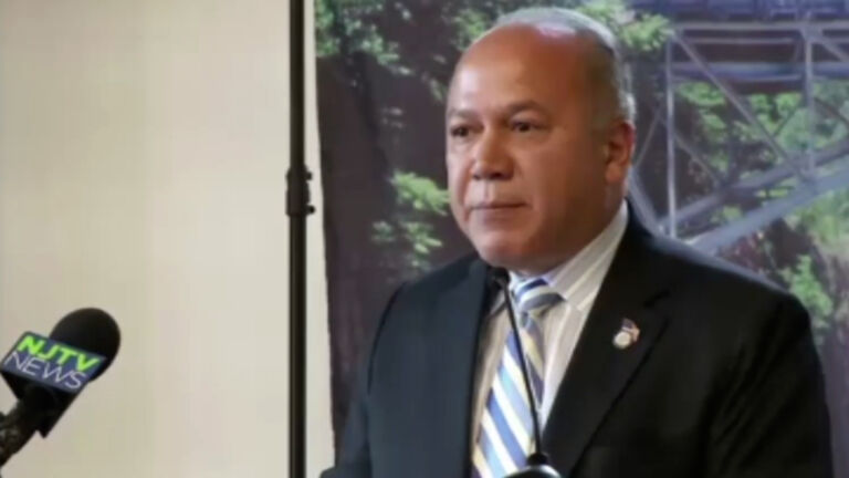 Former Paterson mayor charged with criminal contempt over new mayoral bid