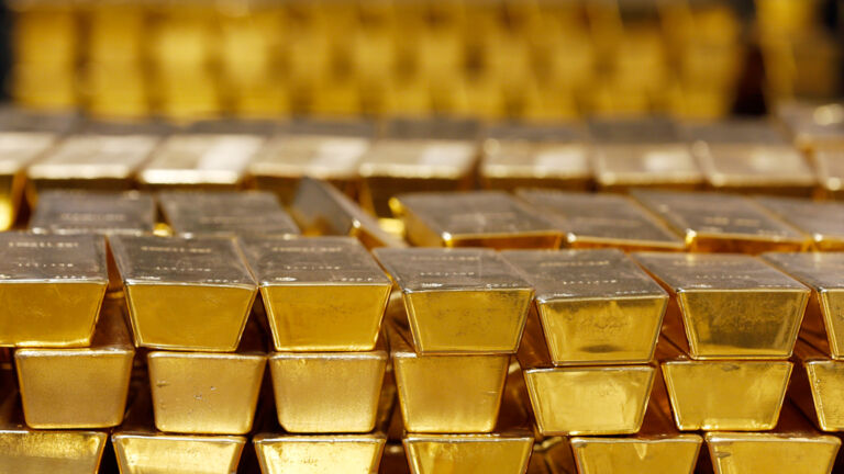 Economic, political anxieties drive record gold prices