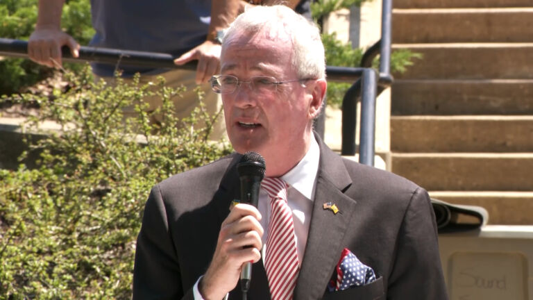 At Vietnam veterans’ memorial, Murphy says it’s a solemn duty to remember
