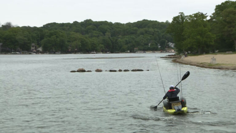 Lake communities hope for no algal blooms this summer