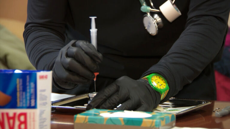 FDA advisers OK COVID-19 vaccines for youngest children
