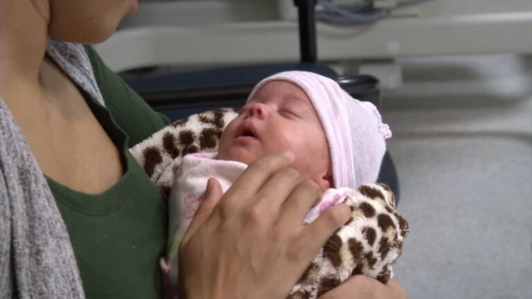 First lady touts nurse-visitation program for all new mothers