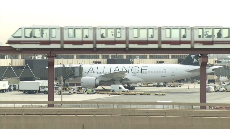 Many flights from Newark canceled, worst marks by a US airport