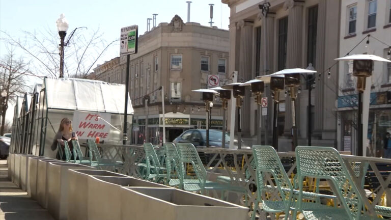 New law extends outdoor dining until November 2024