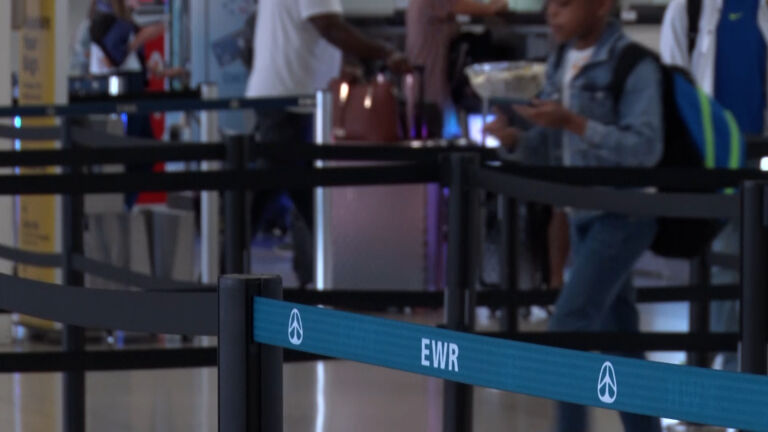 Smooth Labor Day sailing for most travelers at Newark airport