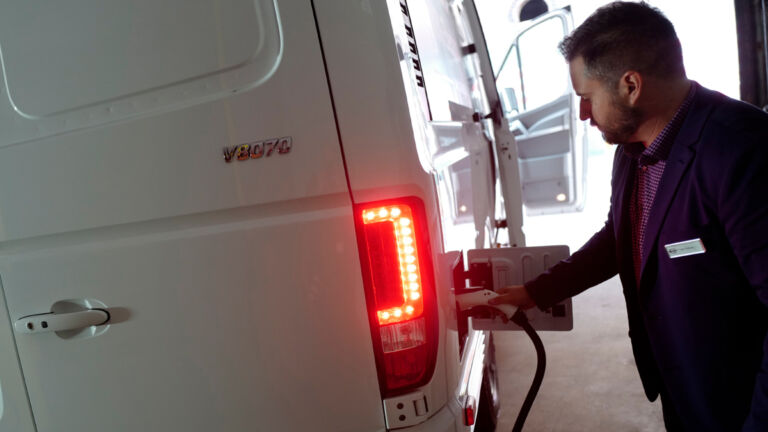 NJ wins praise for plan to electrify truck fleets