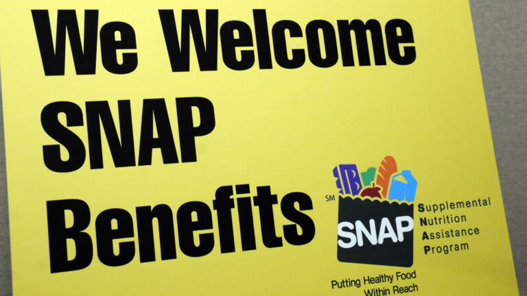 SNAP food program benefits more than recipients, study finds