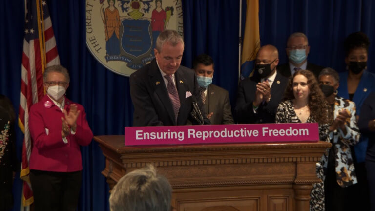 NJ abortion clinic loans draw praise and protests