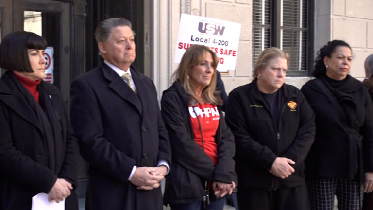 Nurses urge lawmakers to pass bill that would mandate nurse-to-patient ratios