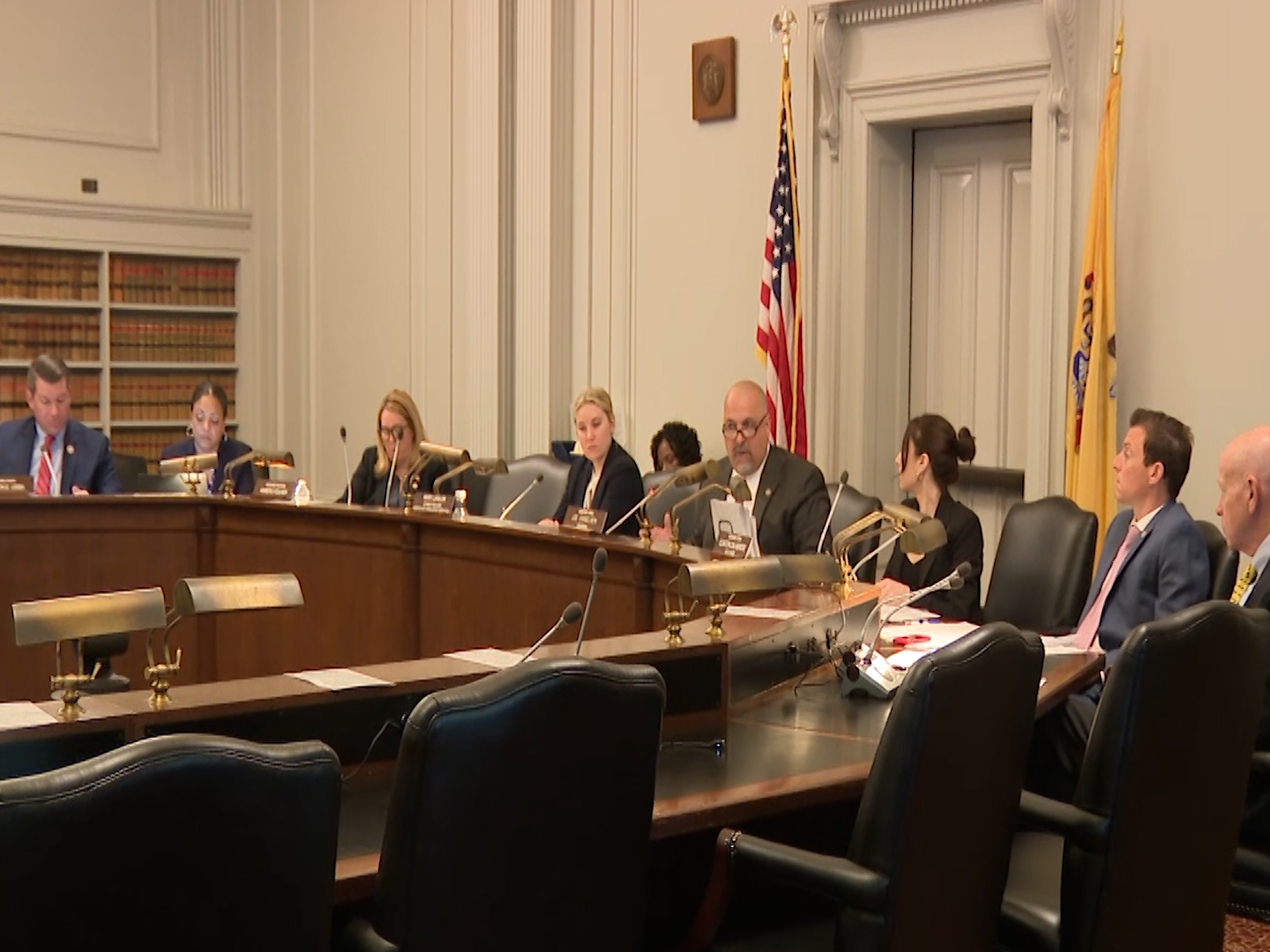 Lawmakers hear arguments for and against reform of liquor licensing