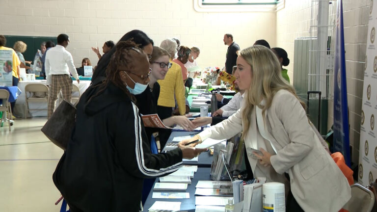 How do NJ members of Congress deliver constituent services?