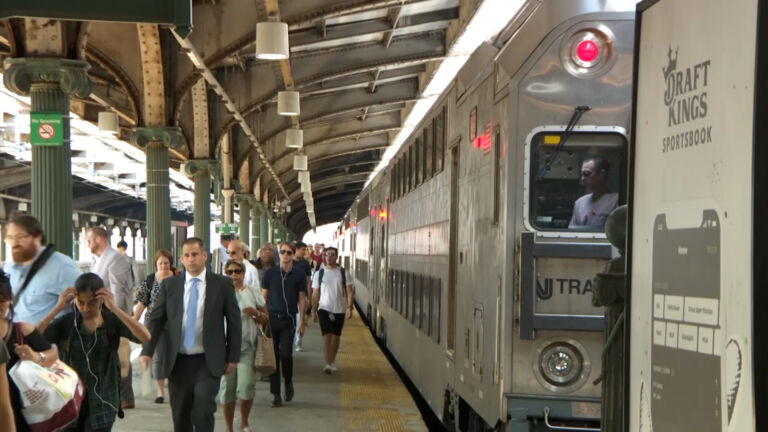NJ Transit engineers to vote on strike authorization