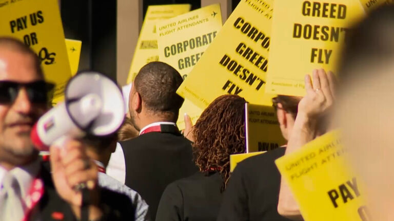 United flight attendants join ‘day of action’ at Newark airport
