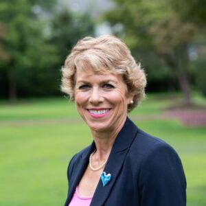 Photo of Lisa Swain