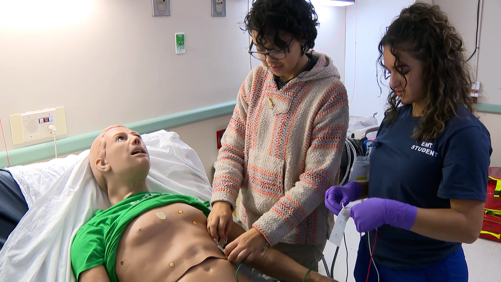Training the next generation of EMTs | Video | NJ Spotlight News