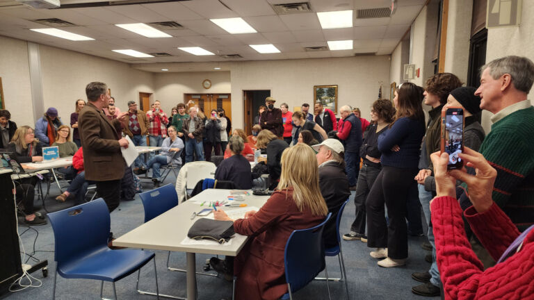 Spotlight Review: NJ moves to defend against book bans