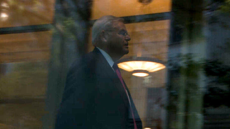 Menendez helping Qatar in new bribery claims