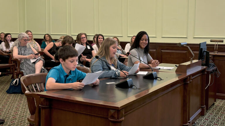 Bill would set guidelines for how to teach reading