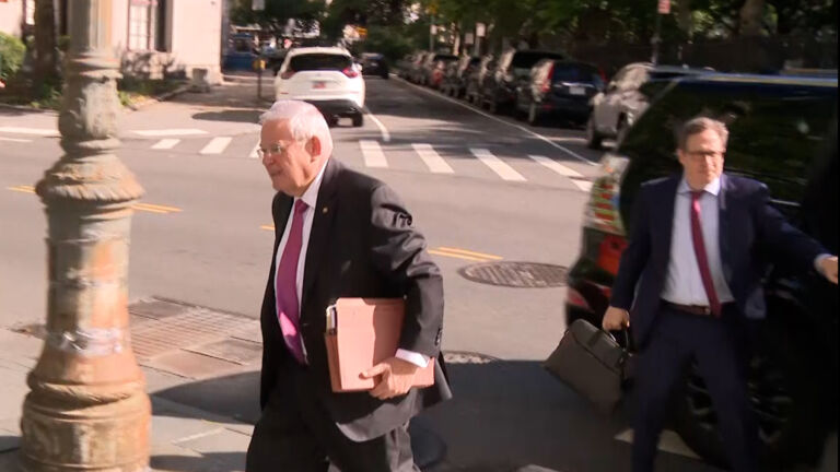 Prosecution delves into Menendez’s financial disclosures