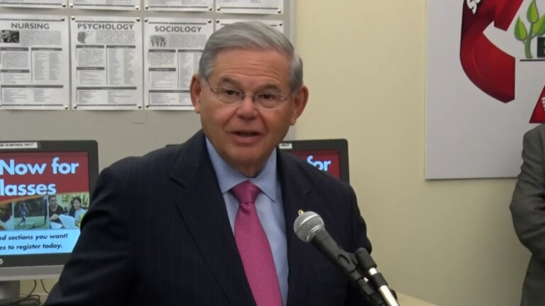 Menendez files as independent US Senate candidate
