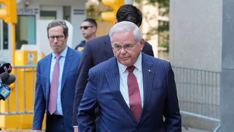 Democrats line up to demand that Menendez resign