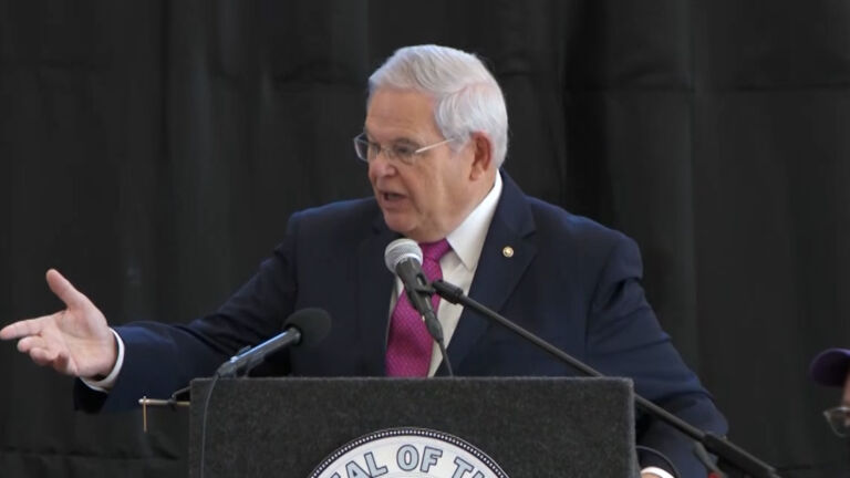Closing arguments wrap up Menendez corruption trial