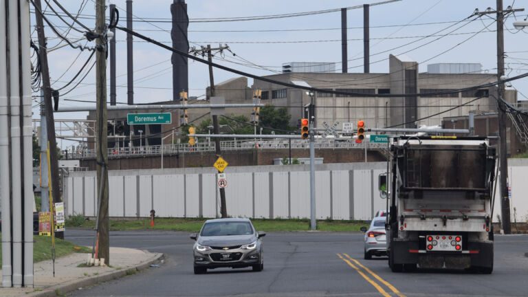 NJ paves way for power plant in area stressed by pollution