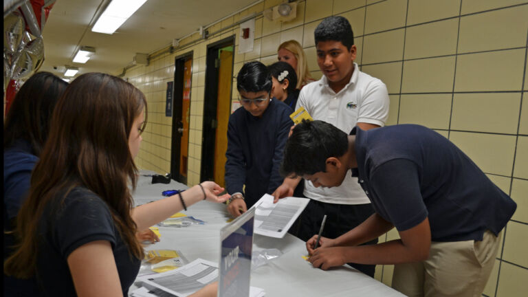 NJ kids give ‘mock election’ serious treatment