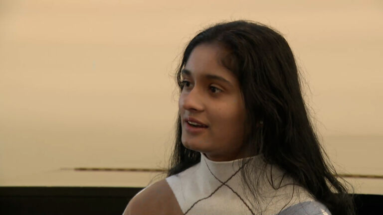 NJ teen helps girls to master AI