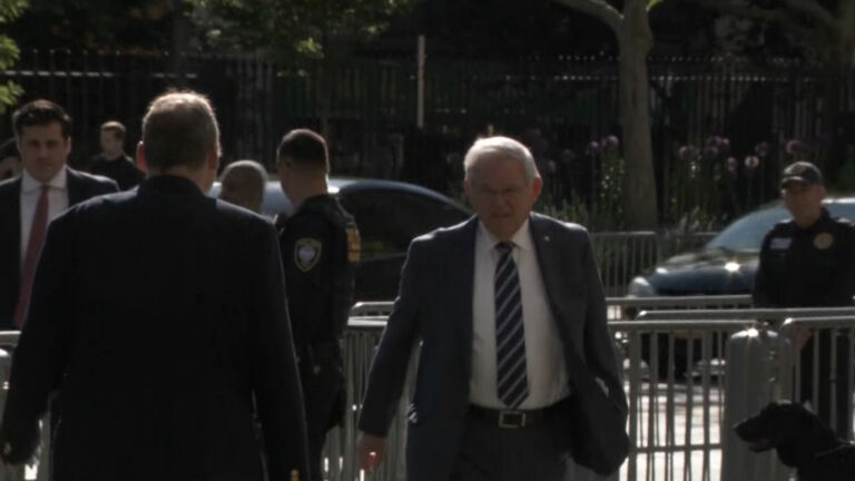 Menendez attorneys urge sentencing leniency, still seek new trial