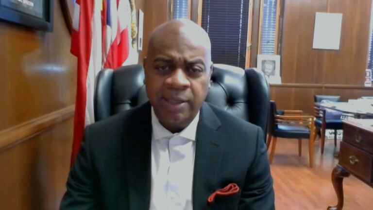 Newark mayor threatens stop-work order for ICE detention facility