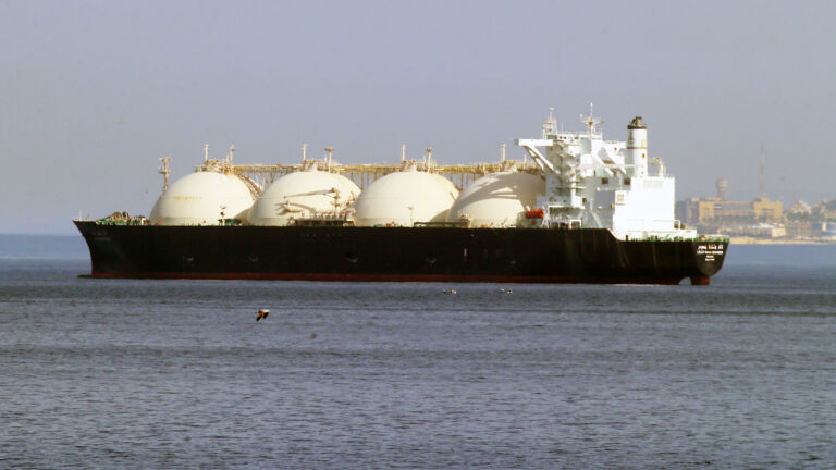 Opponents want permit extension for LNG export terminal denied