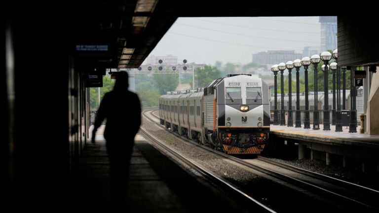Deal ends three-day NJ Transit rail strike