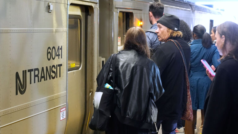 NJ Transit strike deal: What to know about Monday commute