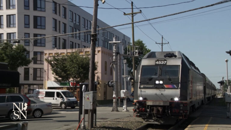 NJ Transit has widespread benefits for residents despite flaws, report says