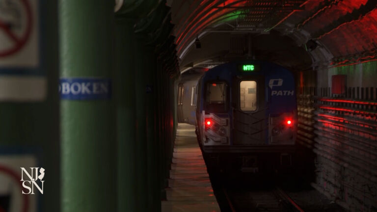 Hoboken PATH riders outraged by derailment, delays
