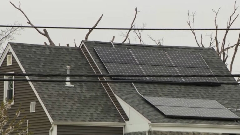 NJ residents rush to get expiring solar tax credits