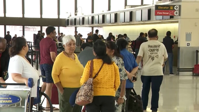 Flight cuts begin at Newark, Teterboro airports