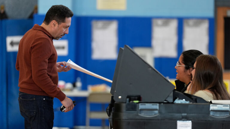 NJ votes amid bomb threats