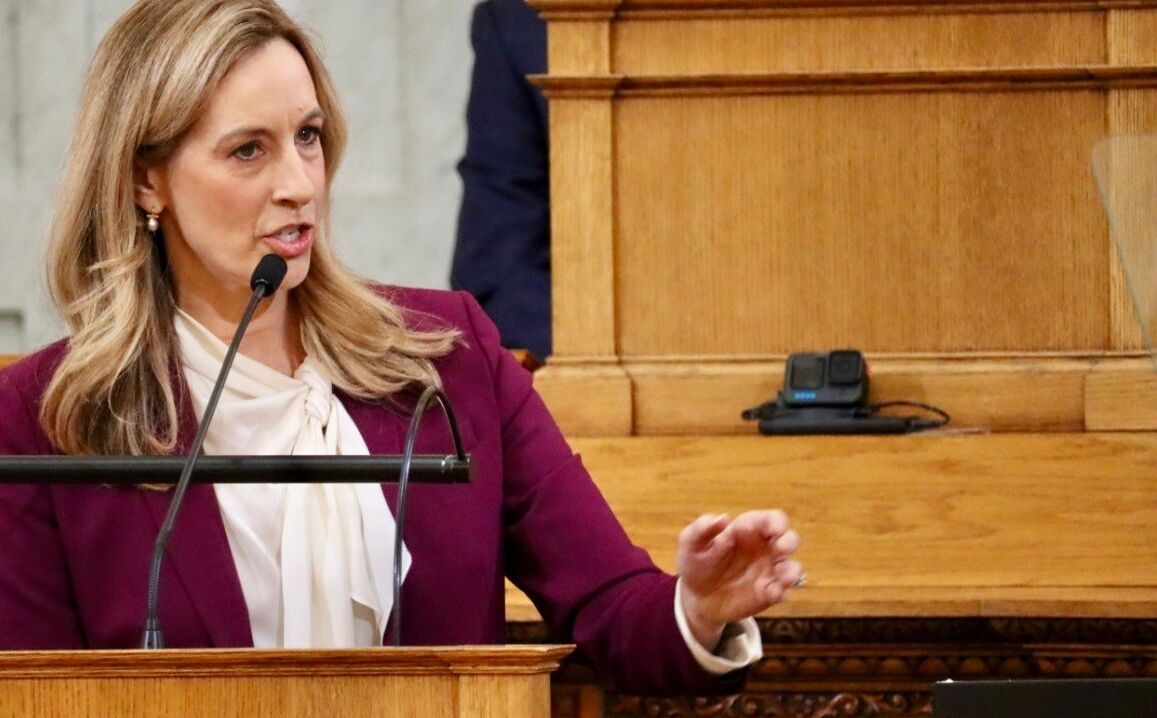 NJ Latinas’ program faces cut that would block middle-class bridge